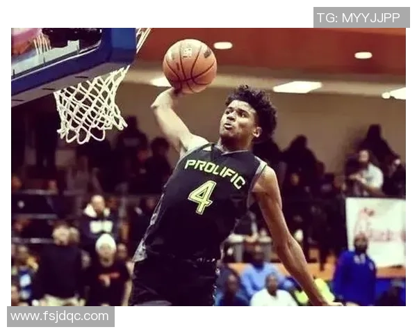 杰伦格林的篮球之路：从天才少年到NBA新星的成长历程